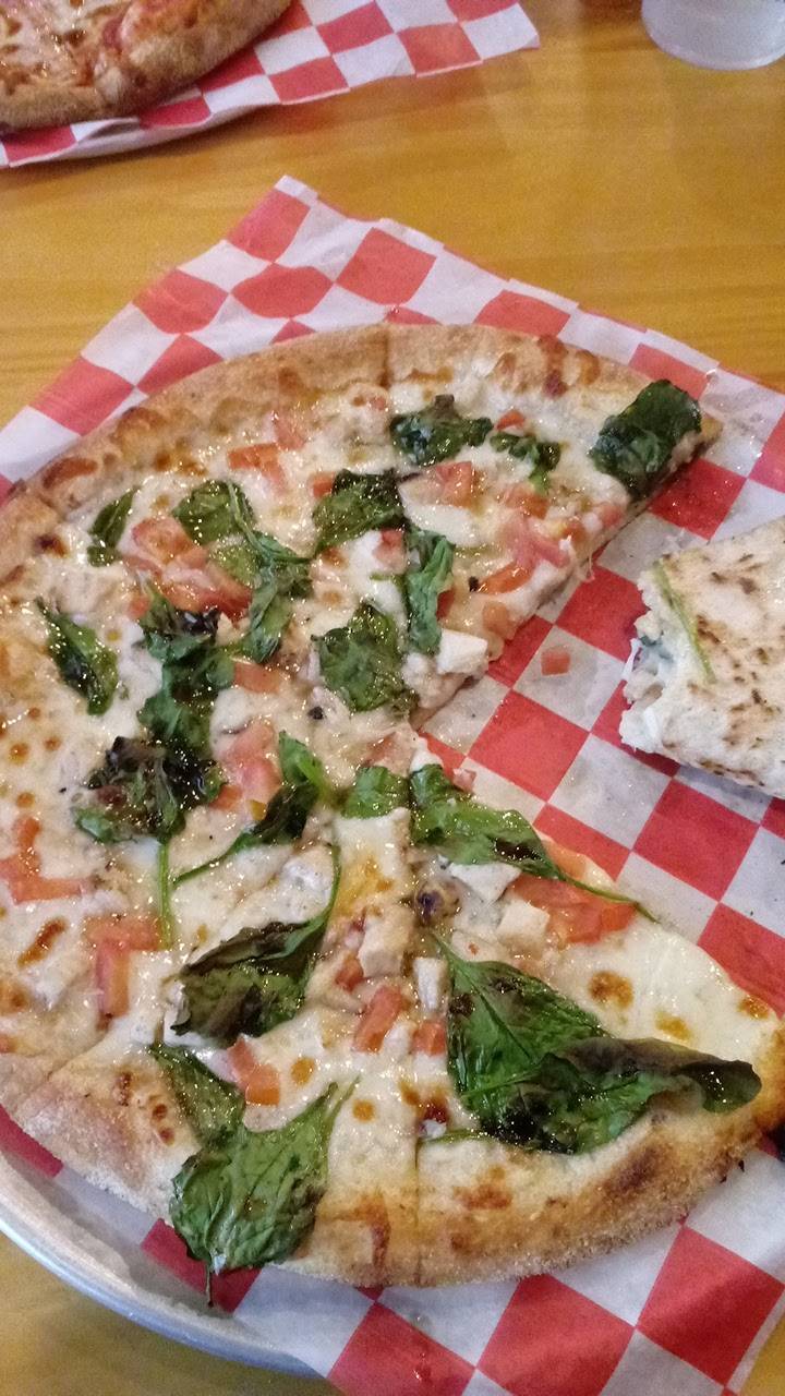 Russos Wood Fired Pizza | restaurant | 2526 Maple Ave, Zanesville, OH 43701, USA | 7404871021 OR +1 740-487-1021