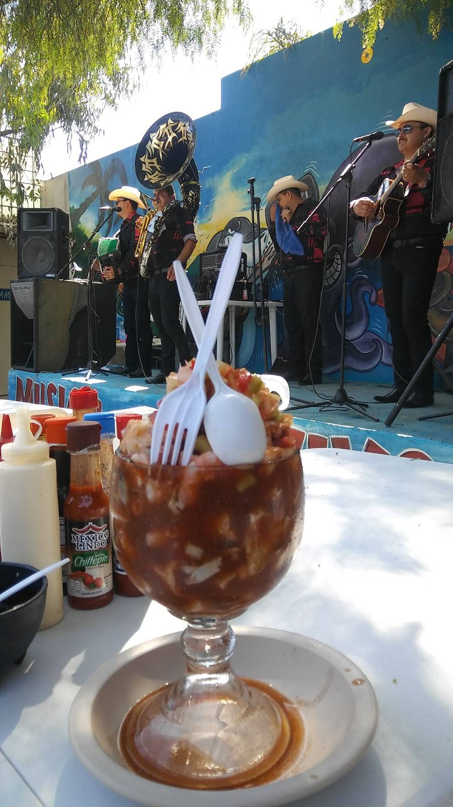 Mariscos El Viejon | restaurant | Sin nombre No. 1327 129, Pob Delejido Francisco Villa, Tijuana, B.C., Mexico | 016645417961 OR +52 664 541 7961