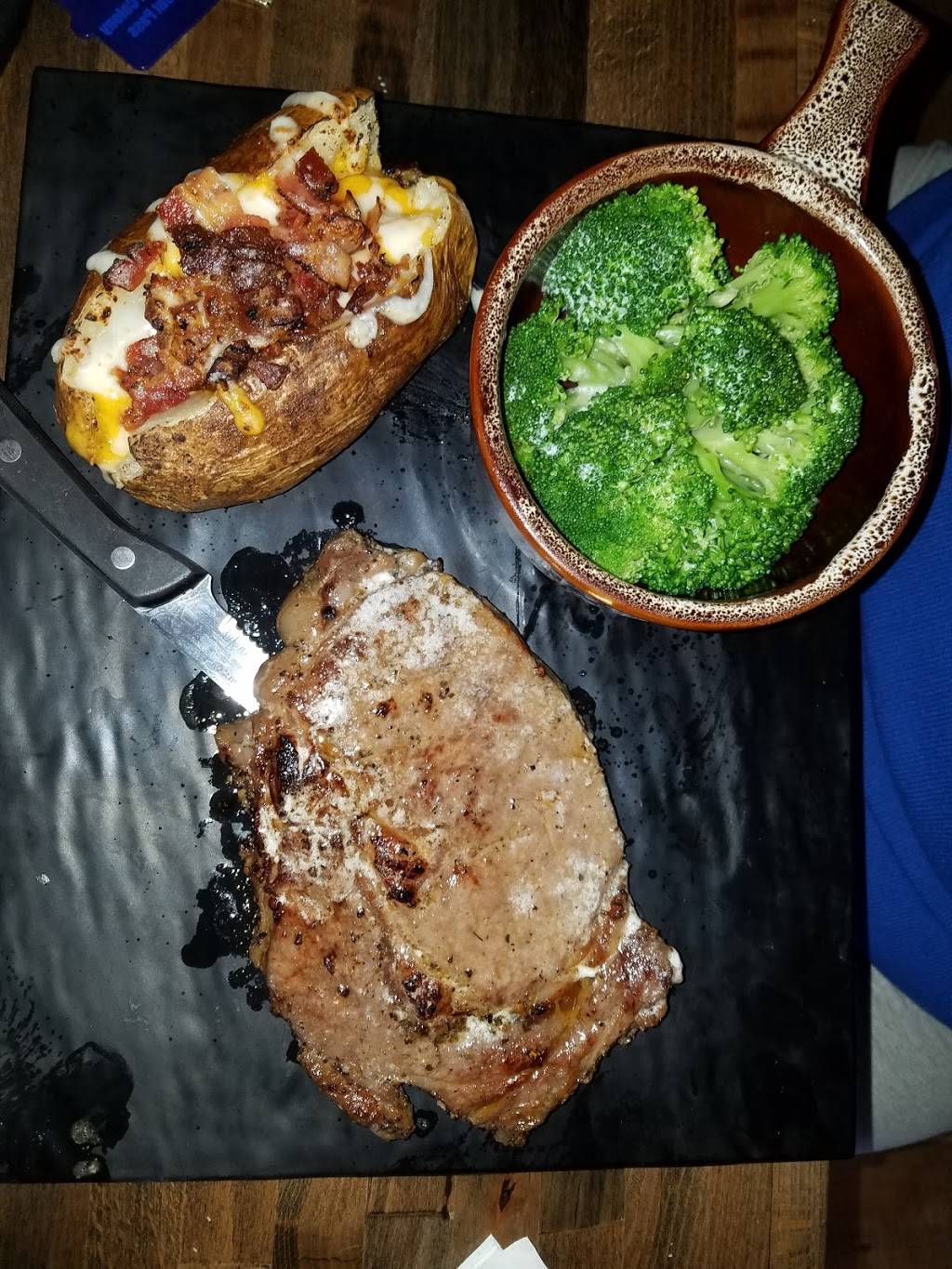 the evander lee | restaurant | 5118, 209 W Main St, Leesburg, FL 34748, USA | 3528017966 OR +1 352-801-7966