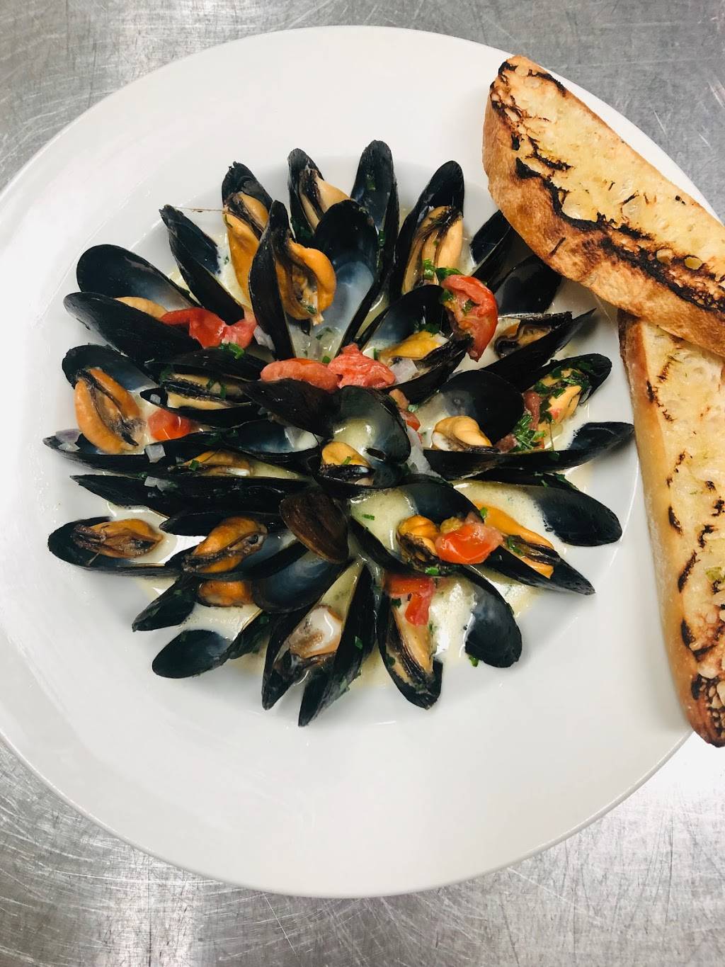 The Edge Restaurant & Bar | restaurant | 205467, County Rd 109 2nd floor, Orangeville, ON L9W 2Y9, Canada | 5199401111 OR +1 519-940-1111