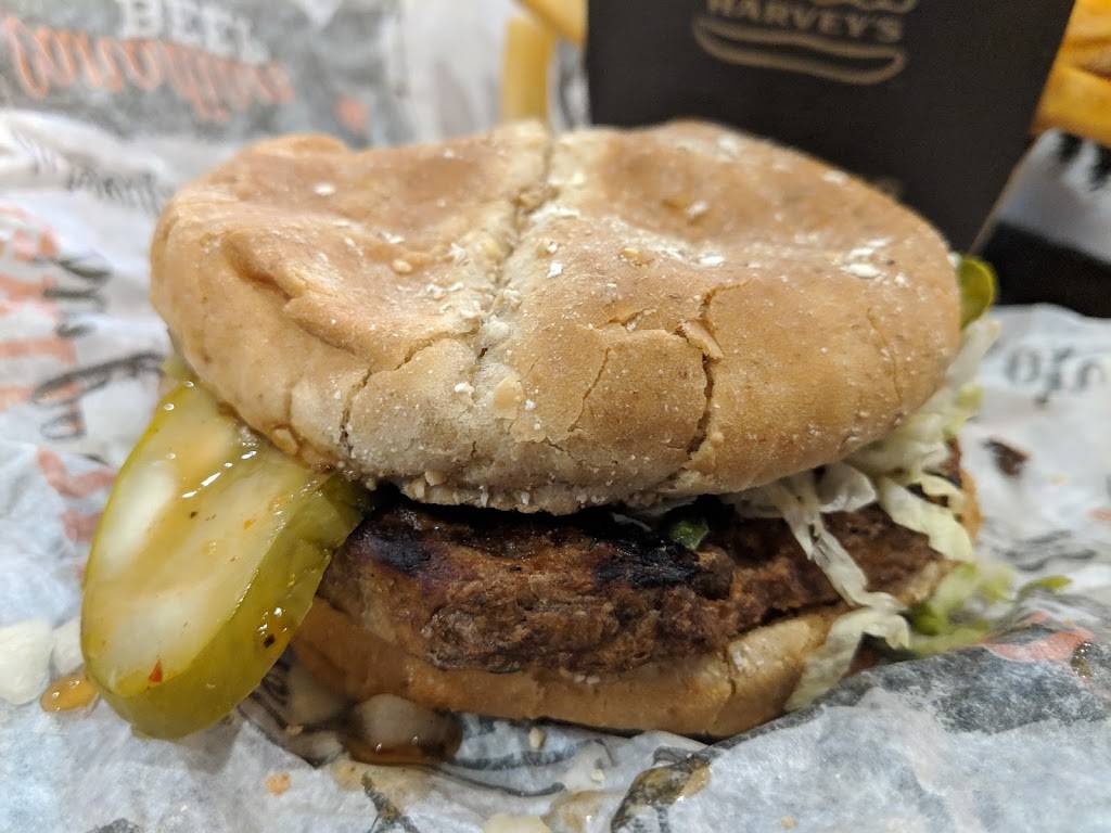 Harveys | restaurant | 4290 Innes Rd, Orléans, ON K4A 5E6, Canada | 6138247931 OR +1 613-824-7931