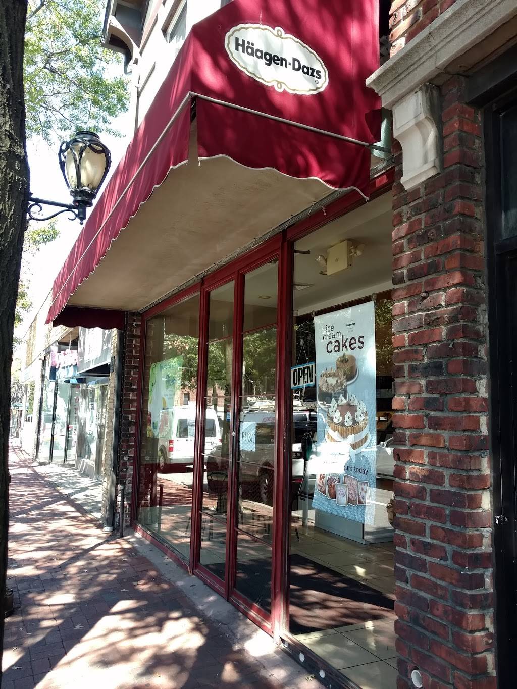 Häagen-Dazs | restaurant | 85 Middle Neck Rd, Great Neck, NY 11021, USA | 5164876400 OR +1 516-487-6400