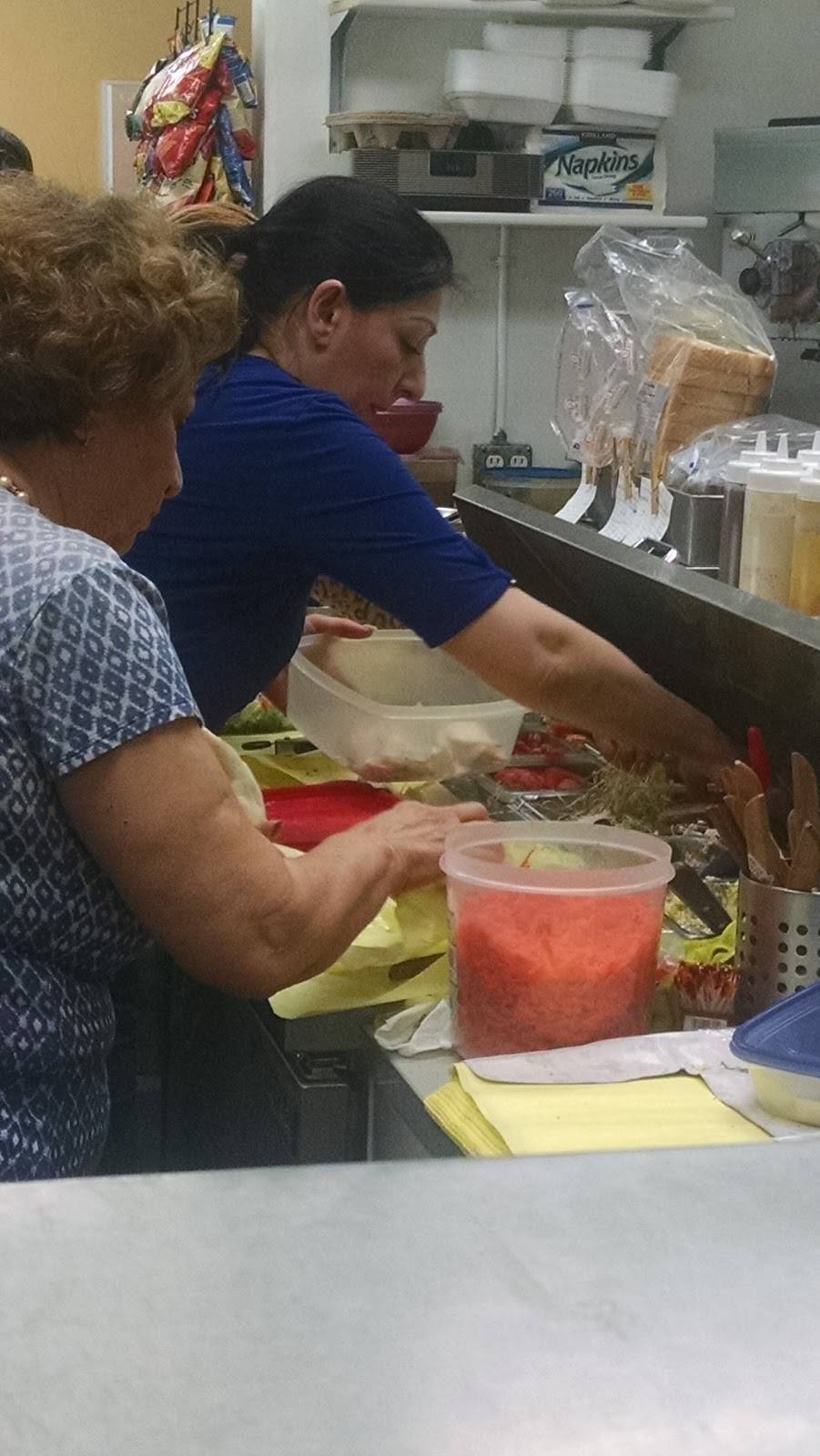 Tomato Patch | restaurant | 19730 Ventura Blvd #103, Woodland Hills, CA 91364, USA | 8189993463 OR +1 818-999-3463