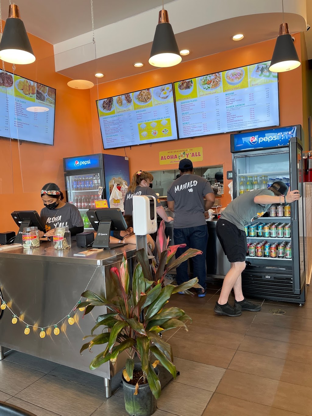 L&L Hawaiian Barbecue | restaurant | 156 TX-46 #200, New Braunfels, TX 78130, USA | 8303125025 OR +1 830-312-5025