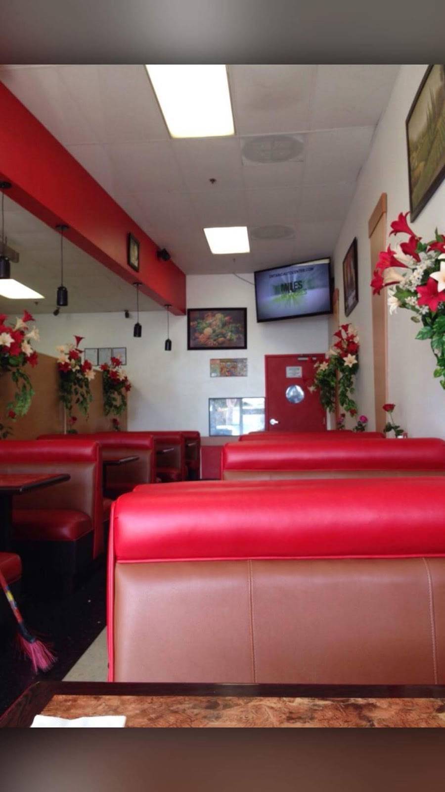 Pupuseria el Comalito | restaurant | 1900 N Long Beach Blvd #100, Compton, CA 90221, USA | 3106350479 OR +1 310-635-0479