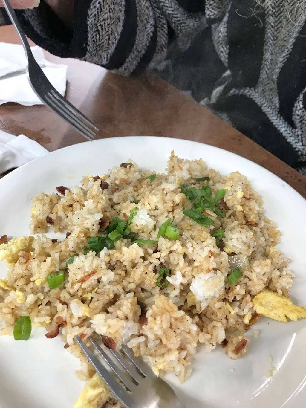 Shimas Family Restaurant | restaurant | 505 1st Ave S, Nitro, WV 25143, USA | 3047226732 OR +1 304-722-6732