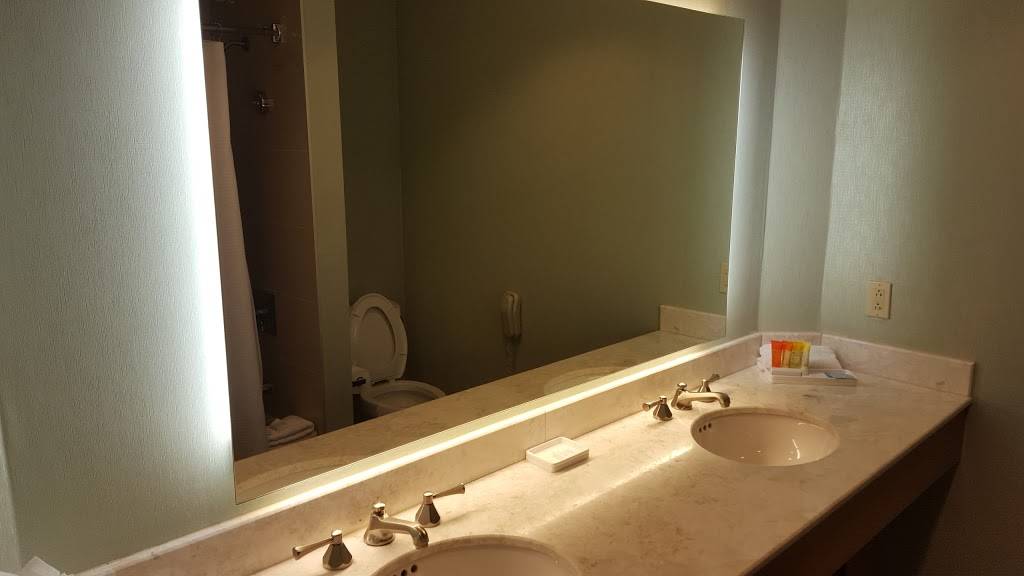 Moody Gardens Hotel, Spa and Convention Center | restaurant | 7 Hope Blvd, Galveston, TX 77554, USA | 4097418484 OR +1 409-741-8484