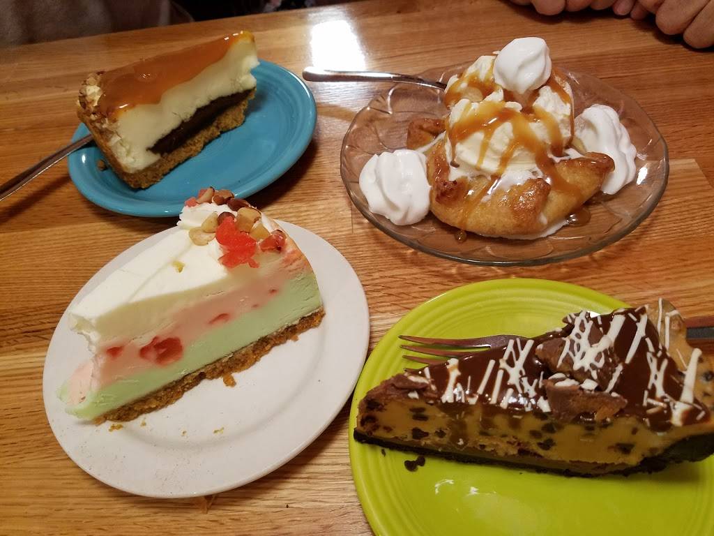 Monroes | restaurant | 110 E Main St, Kingwood, WV 26537, USA | 3043293354 OR +1 304-329-3354