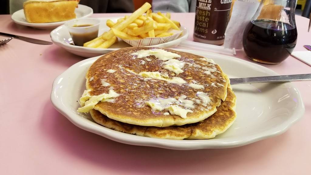 Abes Hot Dogs | restaurant | 210 Barney St, Wilkes-Barre, PA 18702, USA | 5708259213 OR +1 570-825-9213