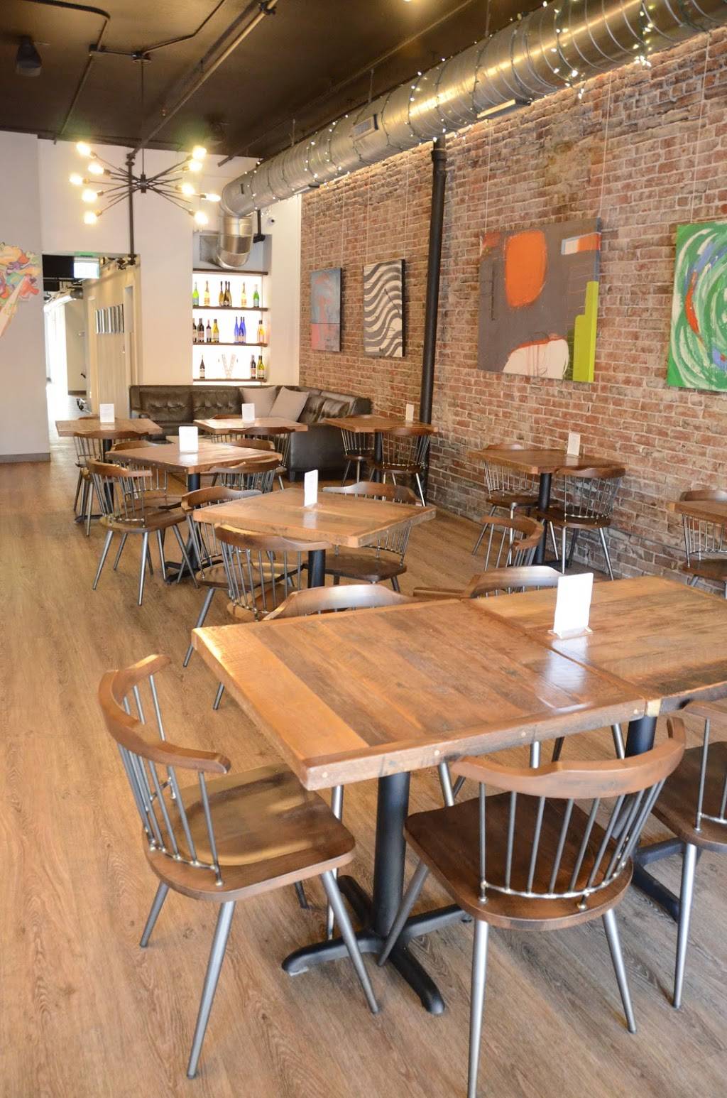 Vino209 Wine Bar & Bistro | cafe | 209 5th St, West Des Moines, IA 50265, USA | 5152551209 OR +1 515-255-1209