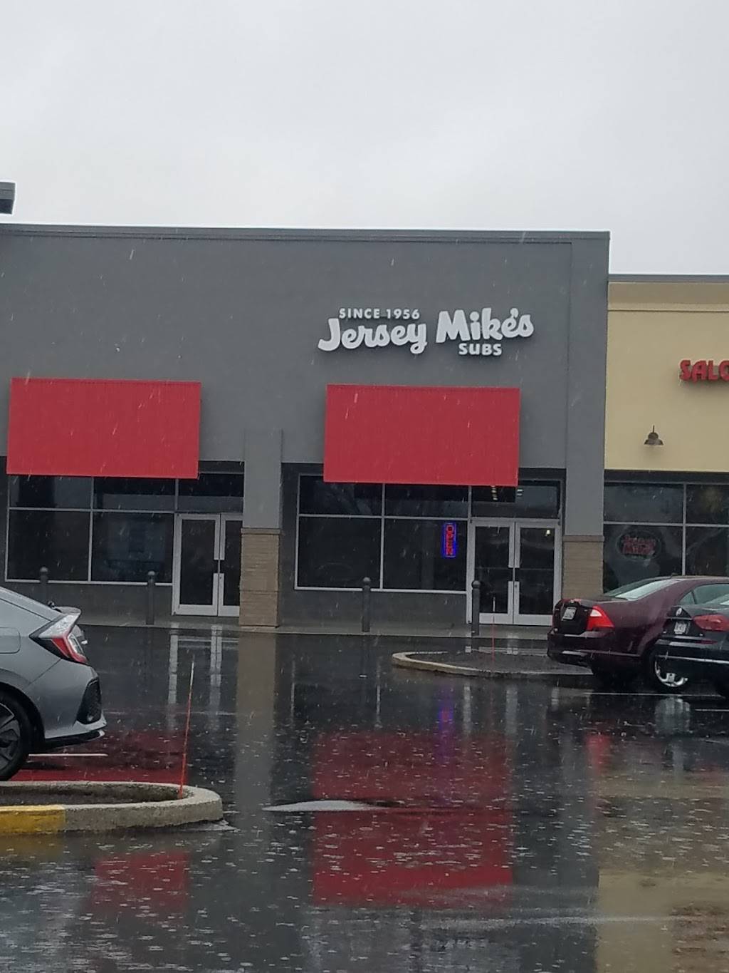 Jersey Mikes Subs | meal takeaway | 2733 Papermill Rd Suite 10, Reading, PA 19610, USA | 6109276103 OR +1 610-927-6103