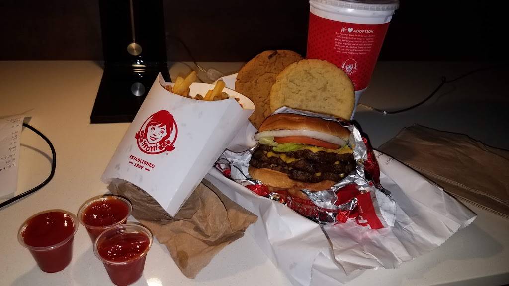 Wendys | restaurant | 16300 W Valley Hwy, Tukwila, WA 98188, USA | 4252049986 OR +1 425-204-9986