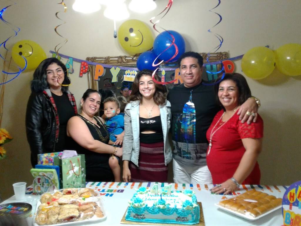 Cafe Krystal | restaurant | 3804 W 12th Ave, Hialeah, FL 33012, USA | 3055578751 OR +1 305-557-8751