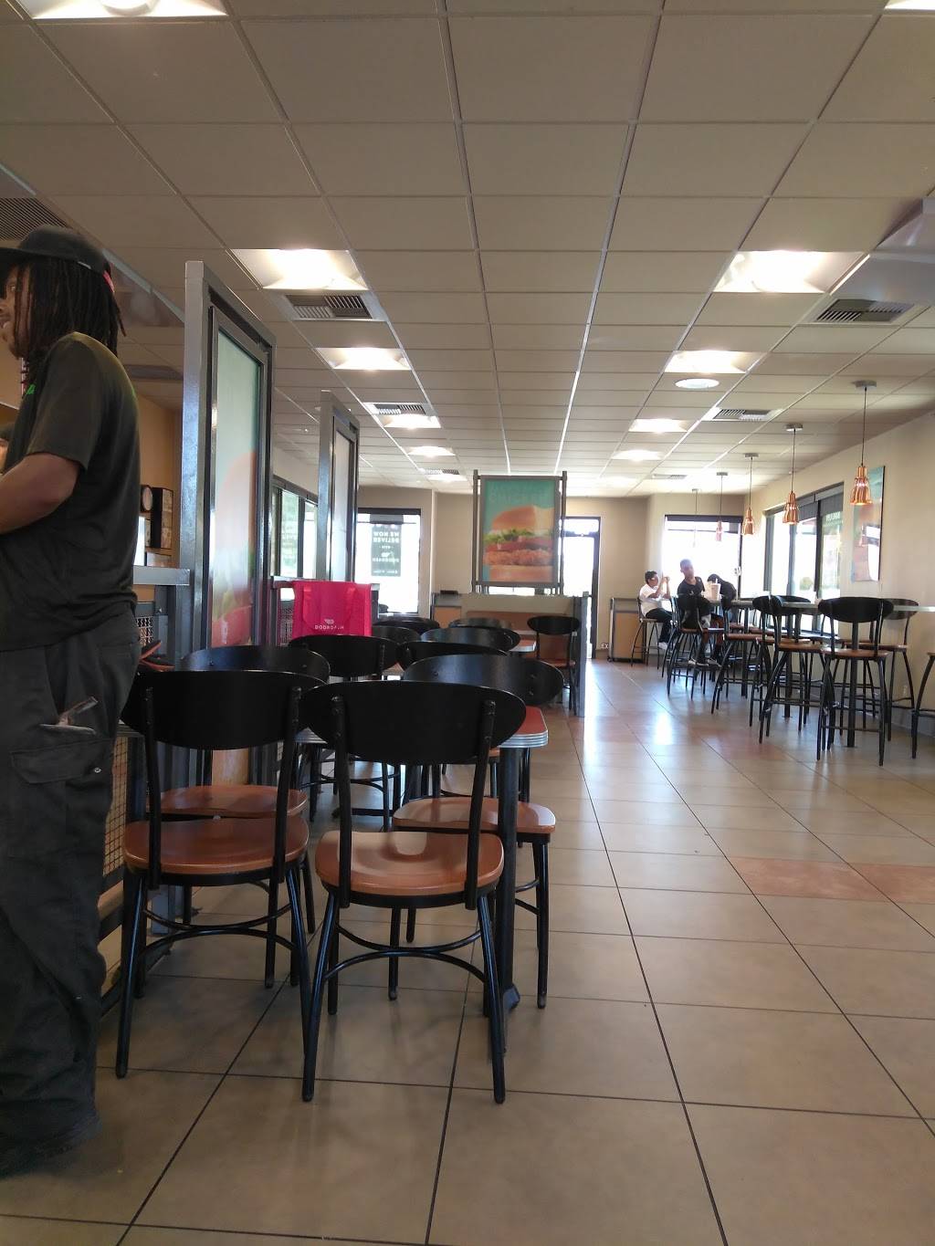 Jack in the Box | restaurant | 1471 N Santa Fe Ave, Vista, CA 92084, USA | 7606304895 OR +1 760-630-4895