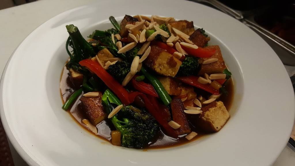 White Dog Cafe Haverford | restaurant | 379 Lancaster Ave, Haverford, PA 19041, USA | 6108964556 OR +1 610-896-4556