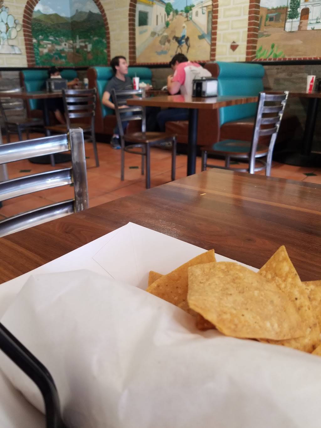 El Nopalito | restaurant | 582 Santa Fe Dr, Encinitas, CA 92024, USA | 7604369206 OR +1 760-436-9206