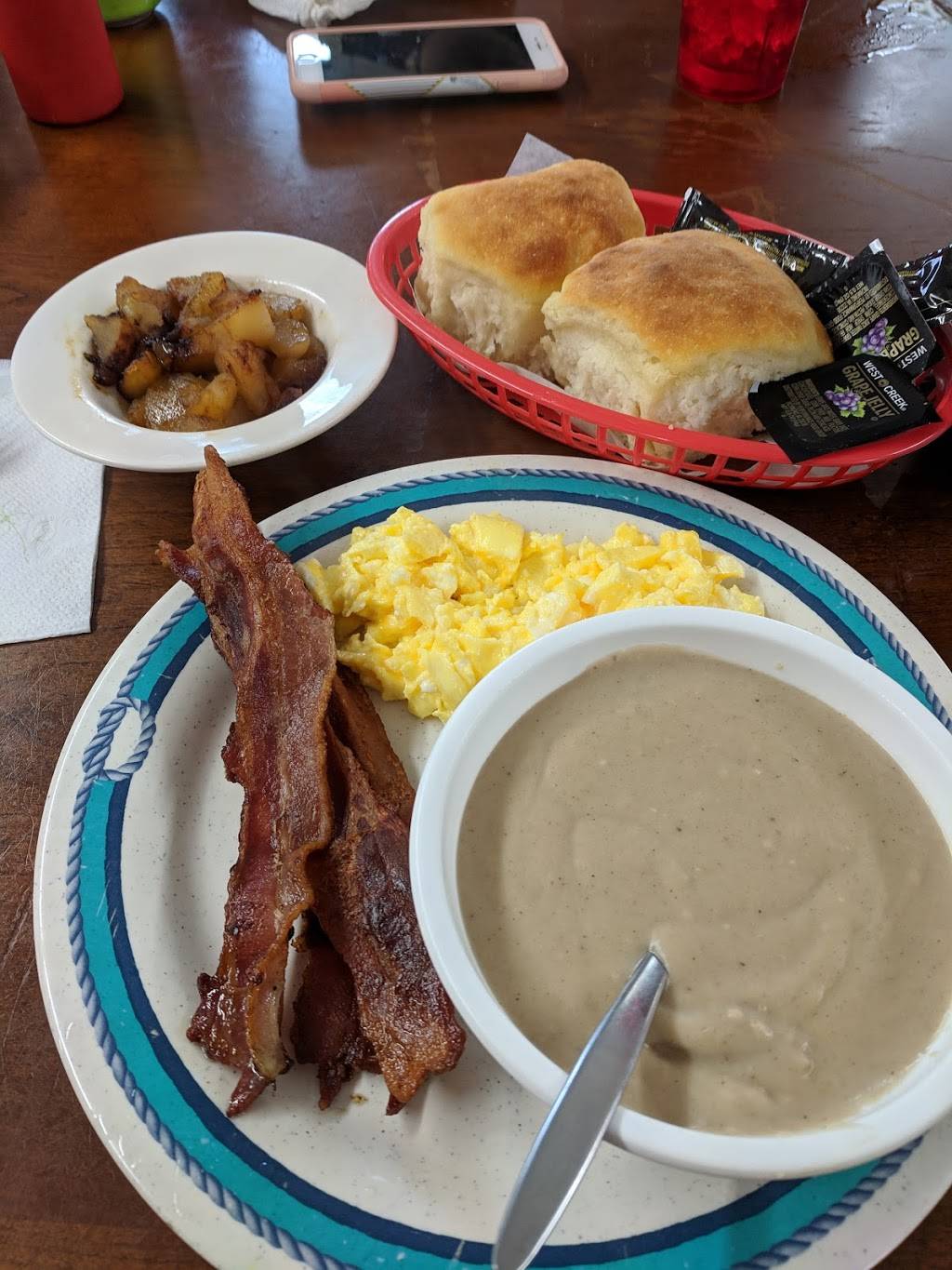 Gold Ring Diner | restaurant | 835 W Russell St, Elkhorn City, KY 41522, USA | 6067547993 OR +1 606-754-7993