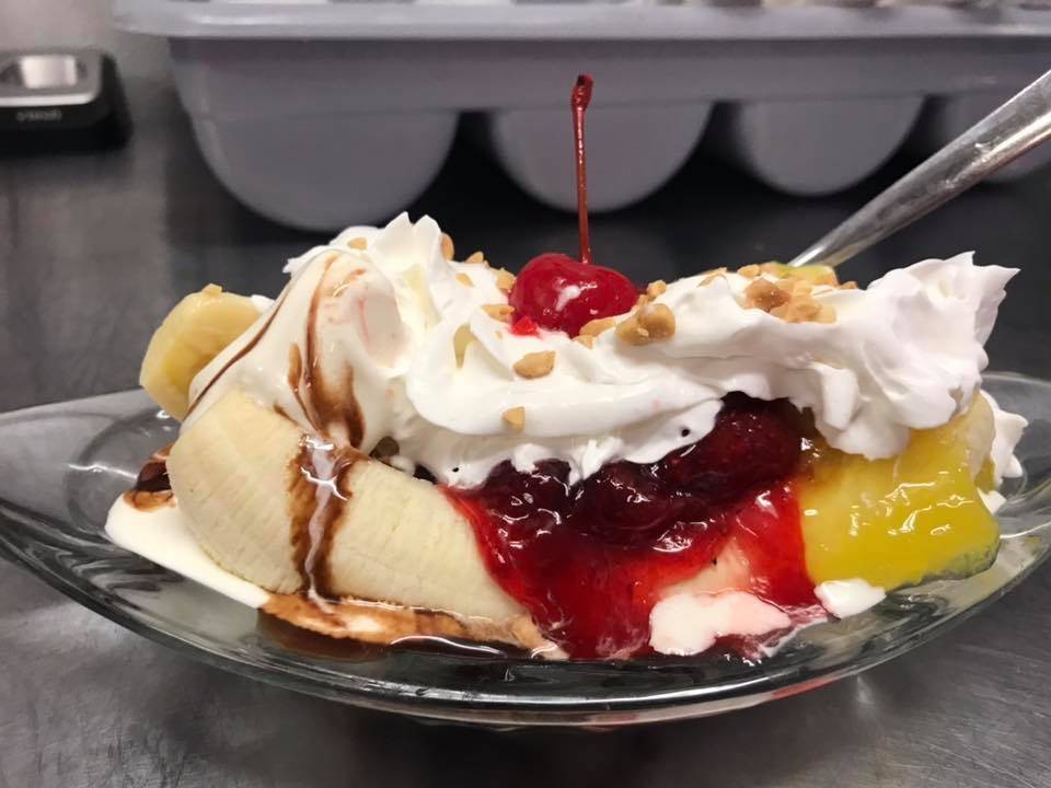 Giovanni’s Pizza of Gilbert | restaurant | 100 Main St, Gilbert, WV 25621, USA | 3046643000 OR +1 304-664-3000