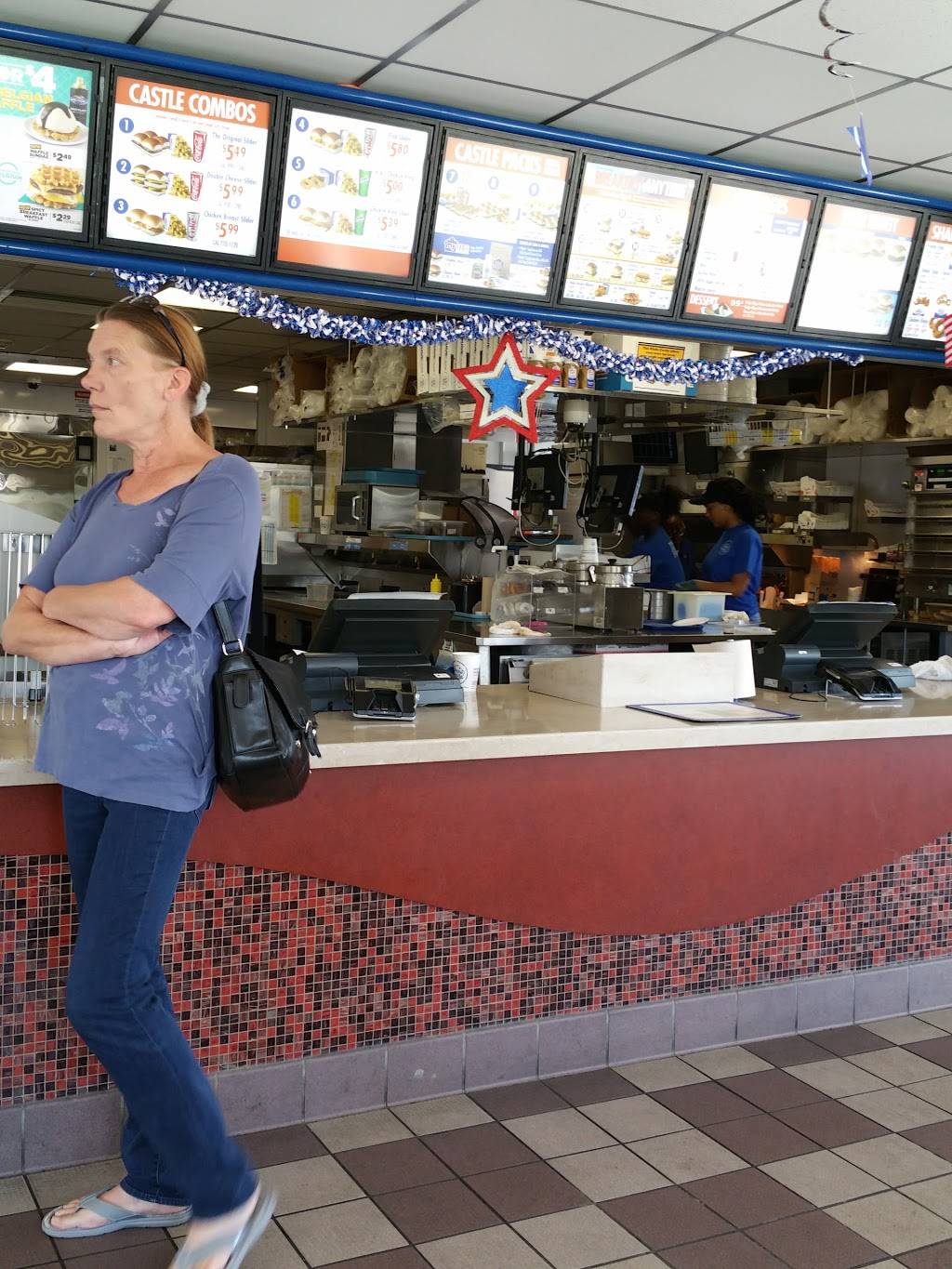 White Castle | restaurant | 306 W N Ave, Villa Park, IL 60181, USA | 6308330047 OR +1 630-833-0047