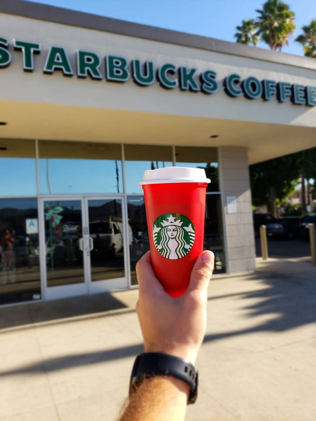 Starbucks | cafe | 1703 W Glenoaks Blvd, Glendale, CA 91201, USA | 8182449488 OR +1 818-244-9488