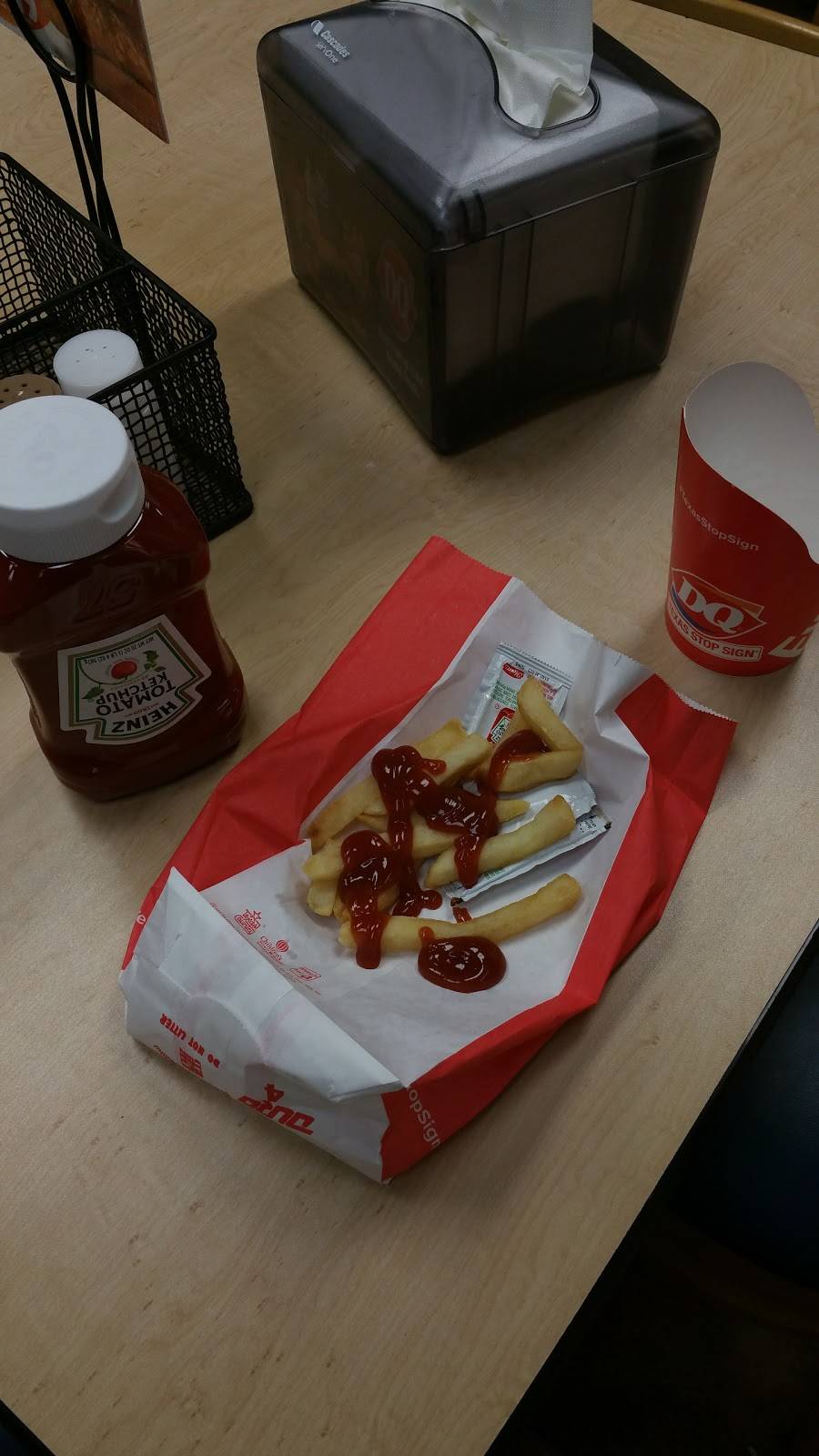 Dairy Queen | restaurant | 100 US-77, Bishop, TX 78343, USA | 3615843213 OR +1 361-584-3213