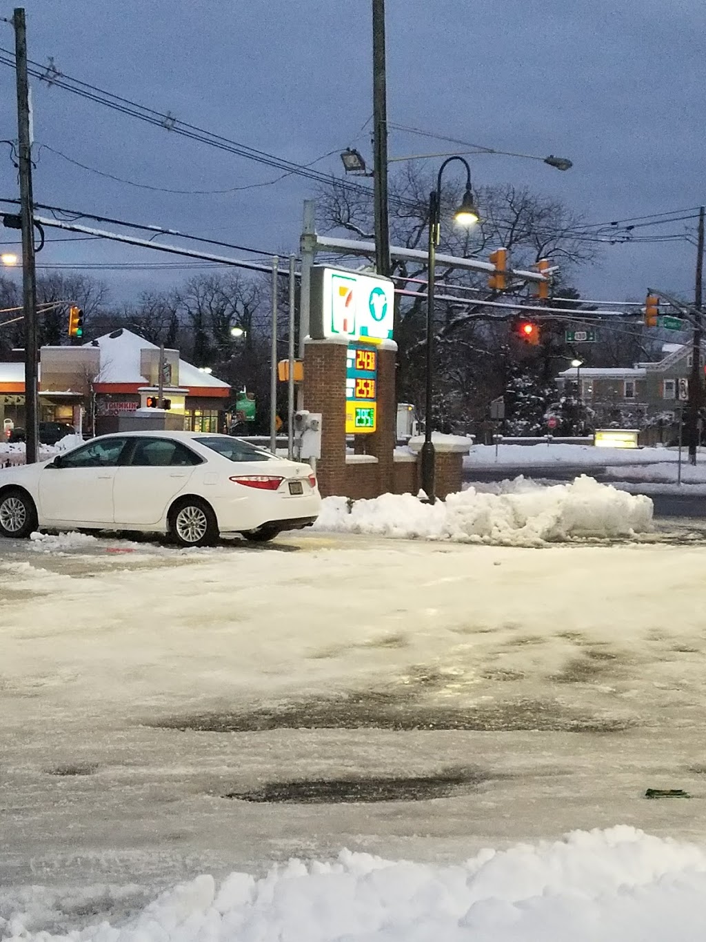 7-Eleven | bakery | 247 US-130, Bordentown, NJ 08505, USA | 6092980711 OR +1 609-298-0711