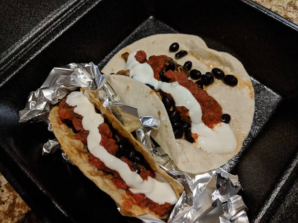 Salsaritas Fresh Mexican Grill | restaurant | 5920 Highland Shoppes Dr, Charlotte, NC 28269, USA | 7044678096 OR +1 704-467-8096