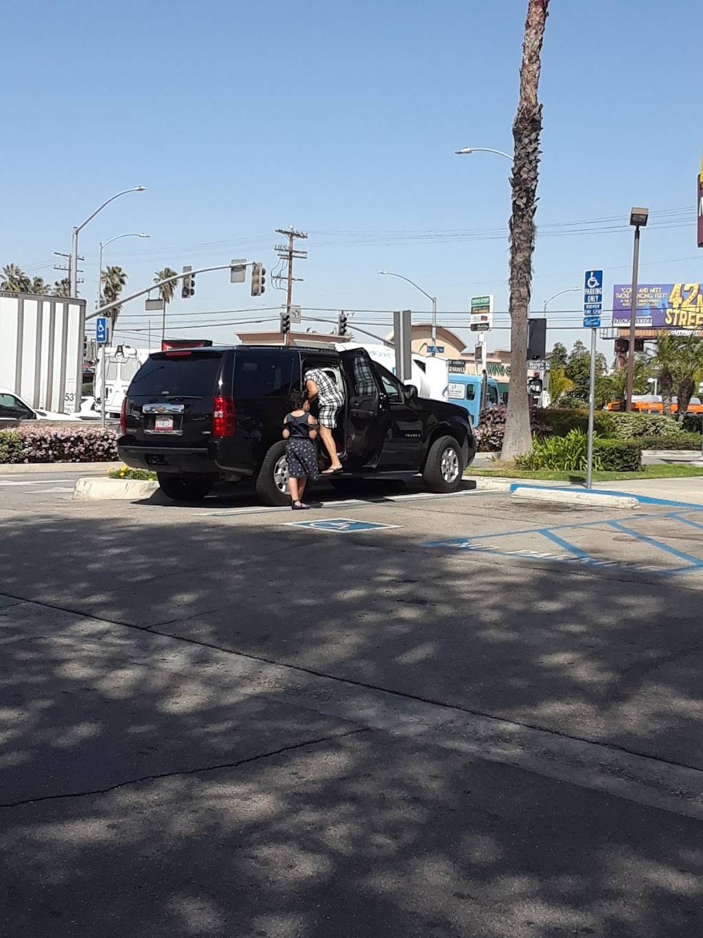 Starbucks | cafe | 1730 Pacific Coast Hwy, Lomita, CA 90717, USA | 4243050892 OR +1 424-305-0892