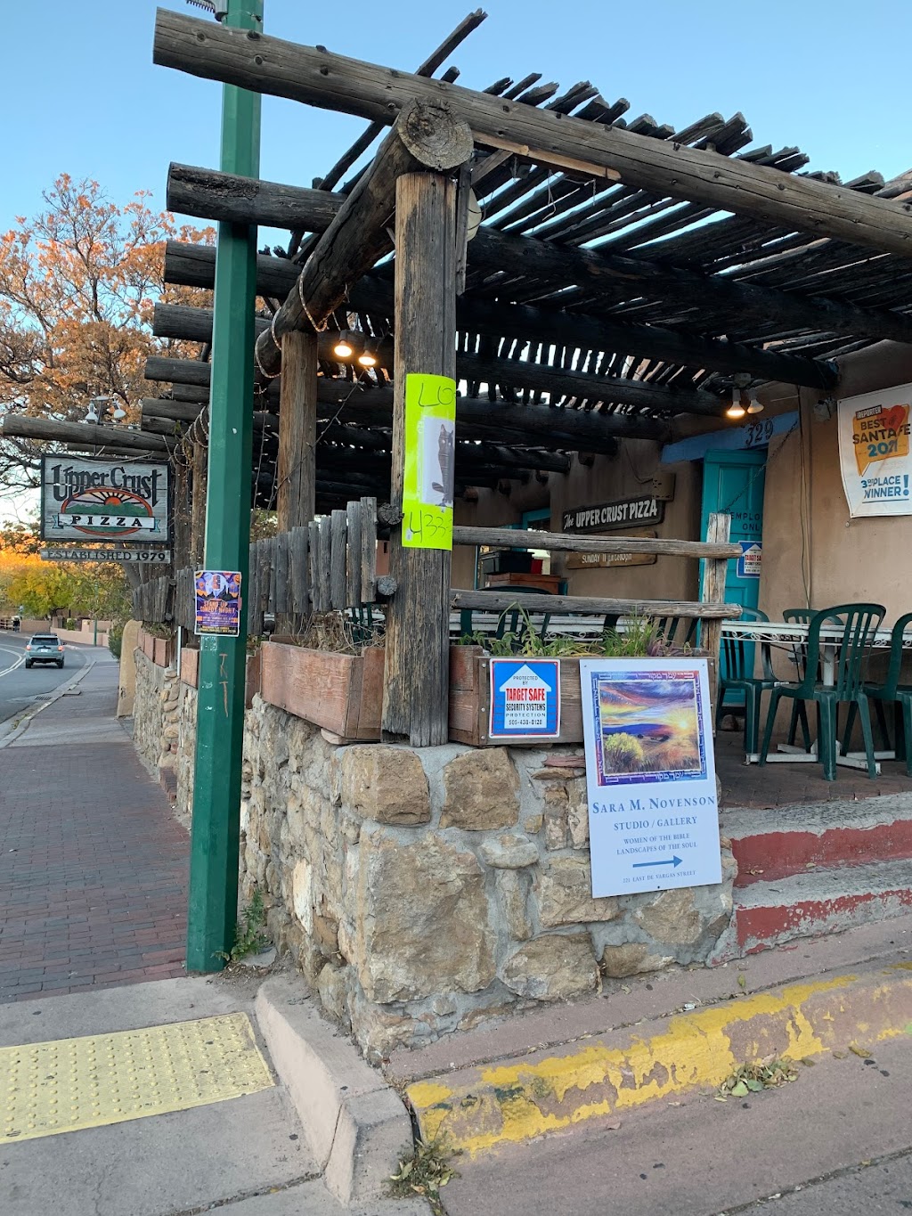 Upper Crust Pizza Downtown | restaurant | 329 Old Santa Fe Trail, Santa Fe, NM 87501, USA | 5059820000 OR +1 505-982-0000