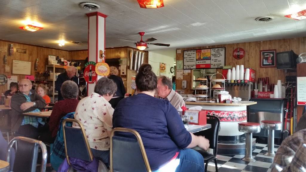 Country Cookin | restaurant | 906 E Hackberry St, Salem, IN 47167, USA | 8128961116 OR +1 812-896-1116