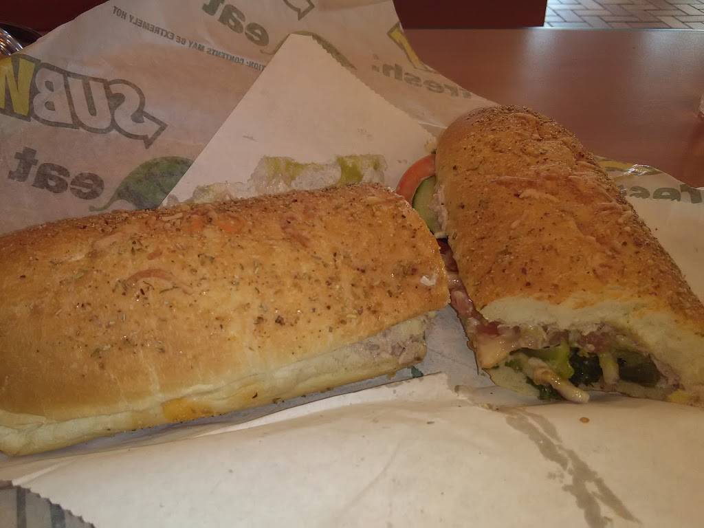 Subway | meal takeaway | 5555 Zuni Rd SE Suite 3, Albuquerque, NM 87108, USA | 5052680935 OR +1 505-268-0935