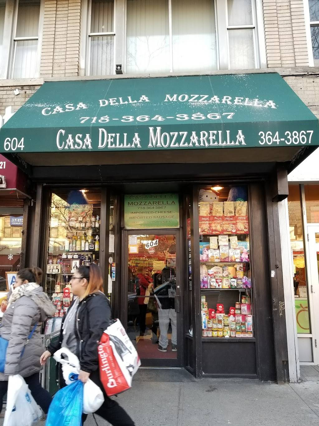 Casa Della Mozzarella | restaurant | 604 E 187th St, Bronx, NY 10458, USA | 7183643867 OR +1 718-364-3867