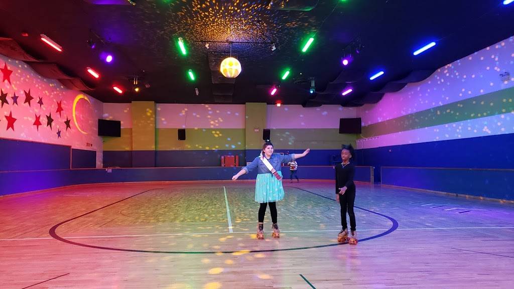 Arlington Skatium | meal takeaway | 5515 S Cooper St, Arlington, TX 76017, USA | 8177846222 OR +1 817-784-6222