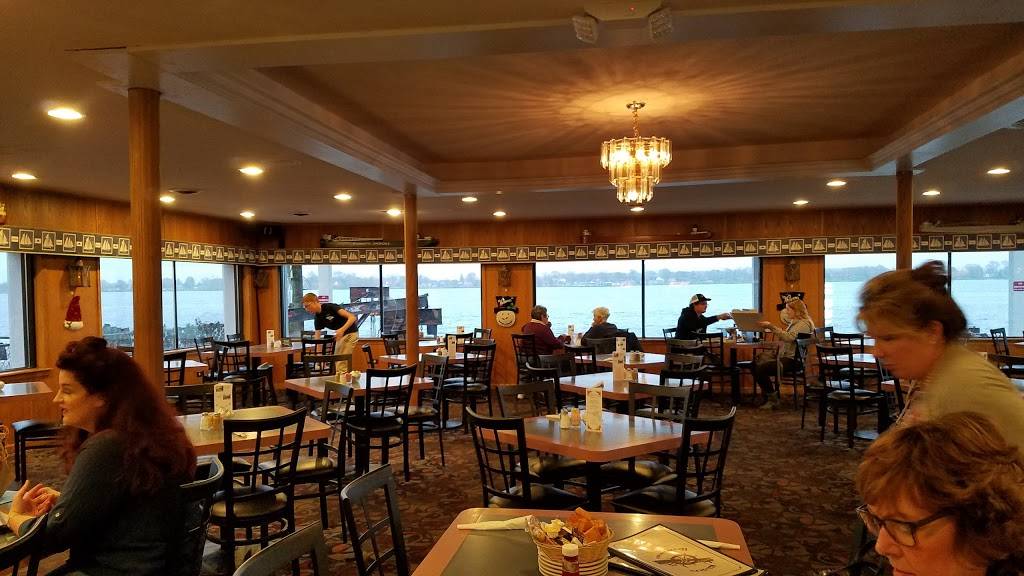 Riviera Restaurant & Cocktail | restaurant | 475 S Water St, Marine City, MI 48039, USA | 8107659030 OR +1 810-765-9030