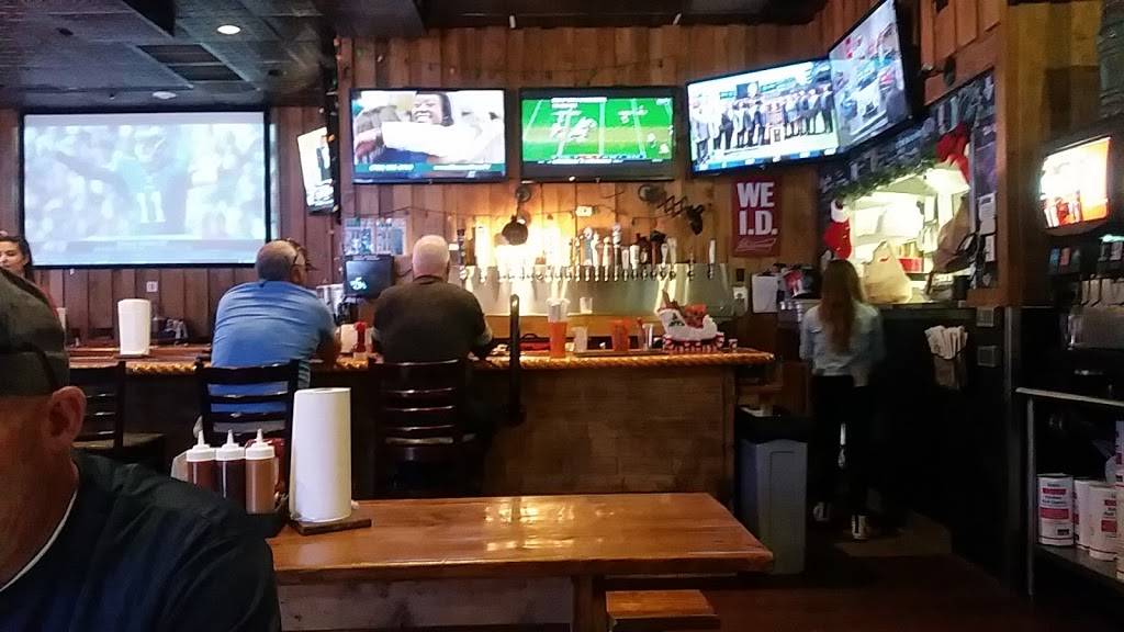 Hole In The Wall Tavern | restaurant | 9821 SW 184th St, Palmetto Bay, FL 33157, USA | 3052333225 OR +1 305-233-3225