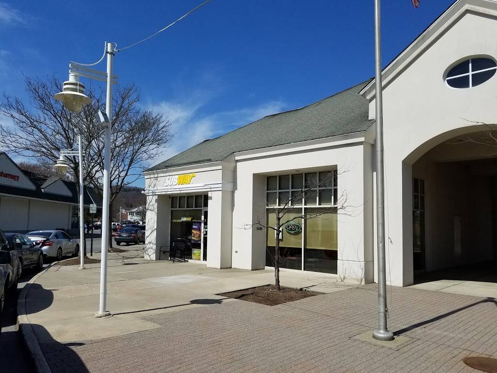 Subway Restaurants | restaurant | 325 Route 100, Suite B 105, Somers Town Centre, Somers, NY 10589, USA | 9142777827 OR +1 914-277-7827