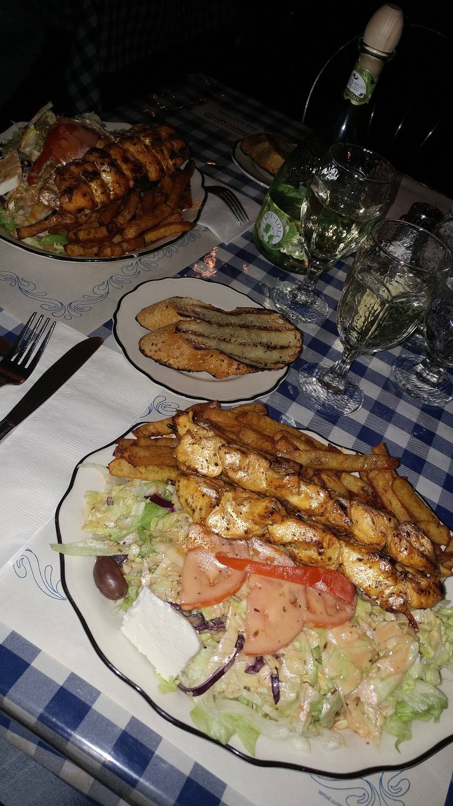 Restaurant Souvlaki | restaurant | 35 Rue Fusey, Trois-Rivières, QC G8T 7S5, Canada | 8193734073 OR +1 819-373-4073