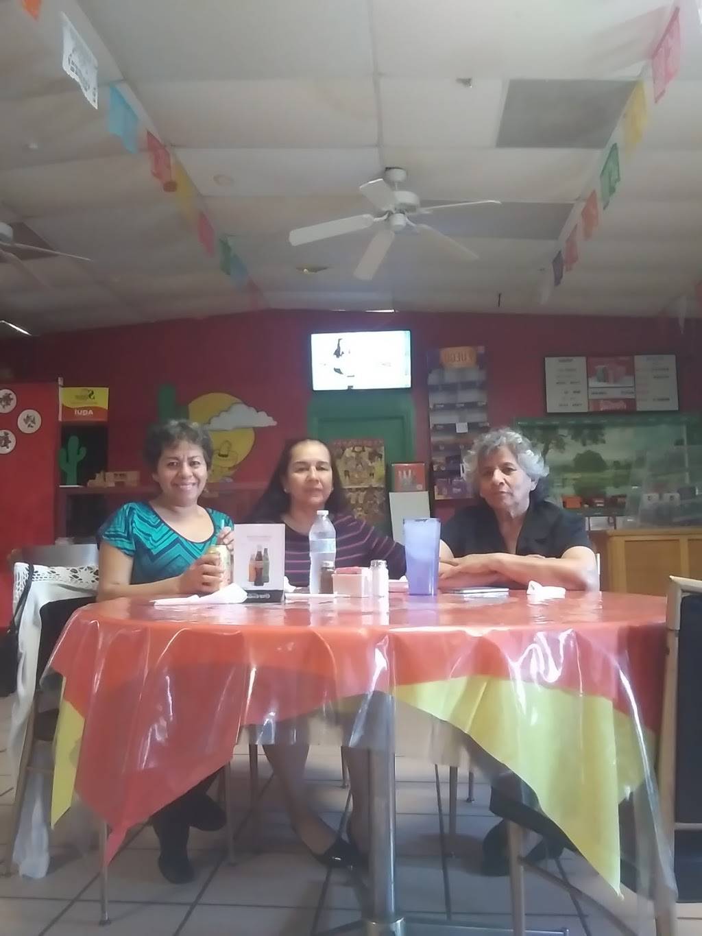 Rio Verde Restaurant | restaurant | 11007 Lake June Rd, Mesquite, TX 75180, USA | 2142459581 OR +1 214-245-9581