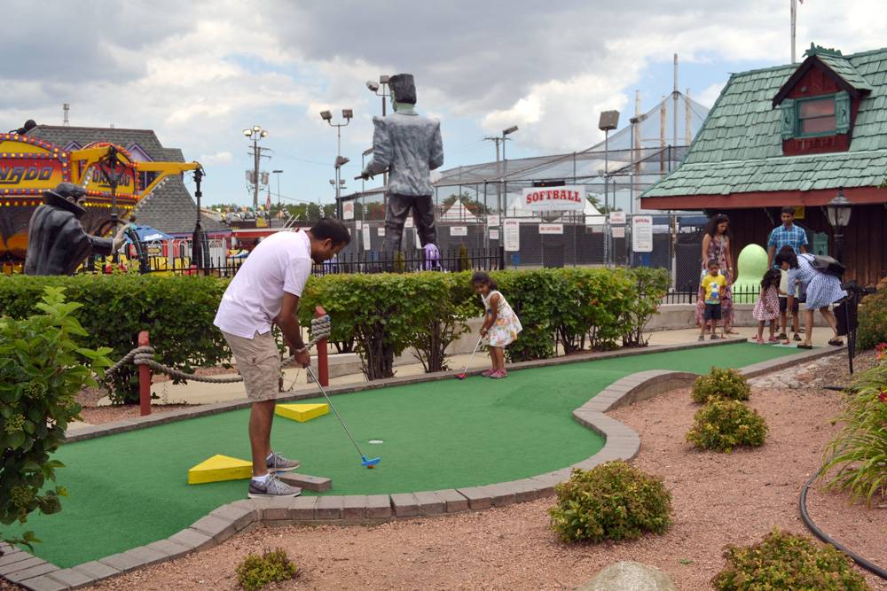 Haunted Trails Family Entertainment Center (Burbank) | restaurant | 7759 S Harlem Ave, Burbank, IL 60459, USA | 7085988580 OR +1 708-598-8580