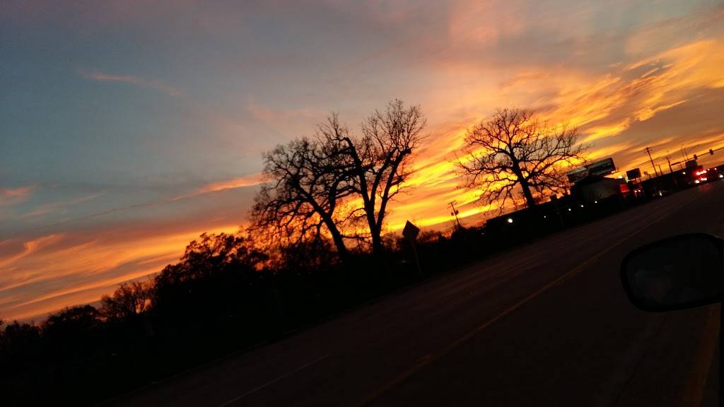 Galway Bar & Grill | restaurant | 12045 Roosevelt Rd, Elmhurst, IL 60126, USA | 7084498830 OR +1 708-449-8830