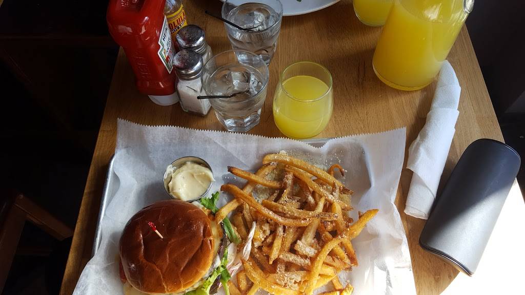 LOKaL | night club | 2500 N Ashland Ave, Chicago, IL 60614, USA | 8728293330 OR +1 872-829-3330