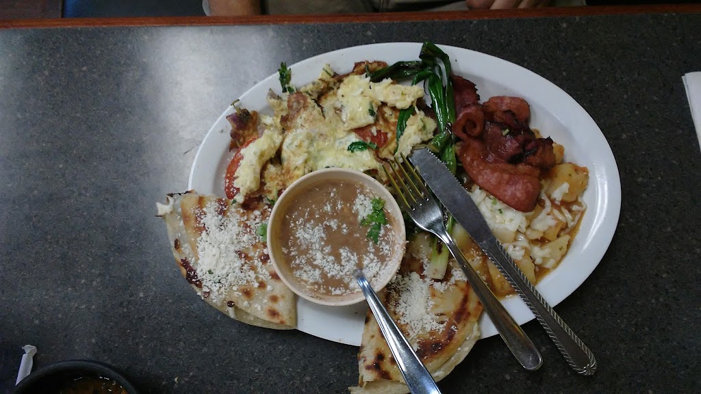 Antojitos Como En Casa | restaurant | 425 Desert Gardens Dr # C, El Centro, CA 92243, USA | 7604825621 OR +1 760-482-5621