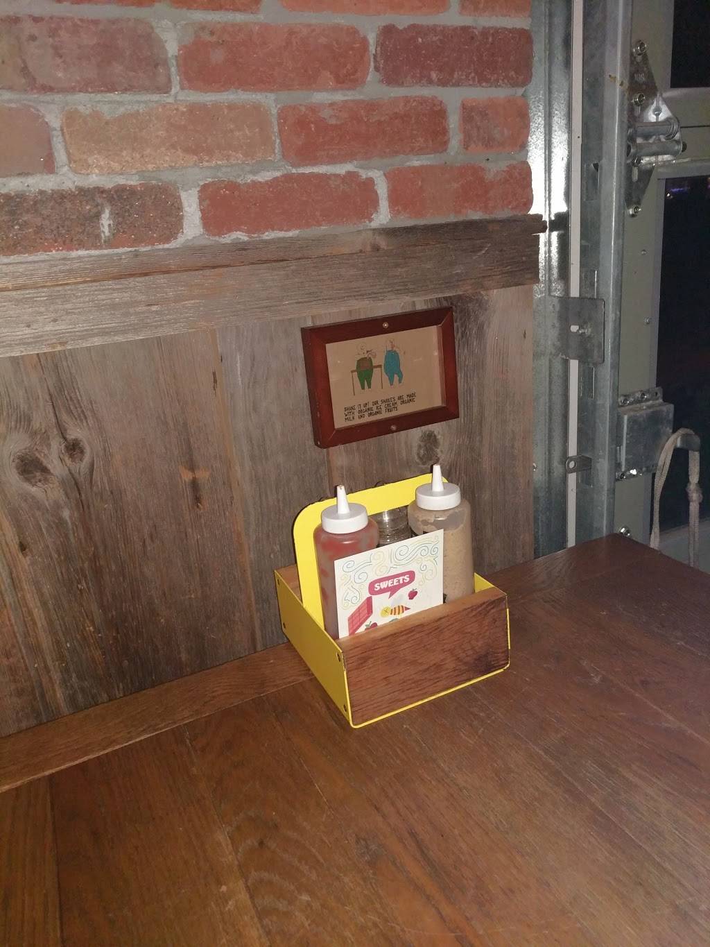 Bareburger | restaurant | 38 Danbury Rd, Ridgefield, CT 06877, USA | 2034382273 OR +1 203-438-2273