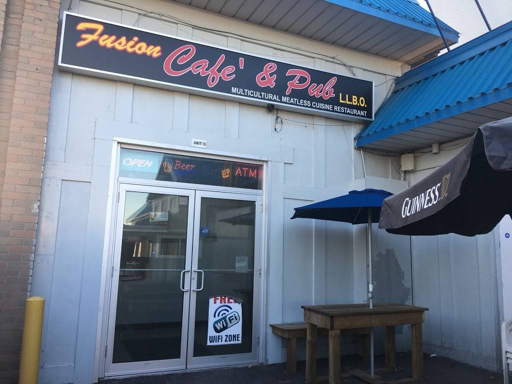 Fusion Cafe and pub | restaurant | 30 Rambler Dr, Brampton, ON L6W 1E2, Canada | 9052161366 OR +1 905-216-1366