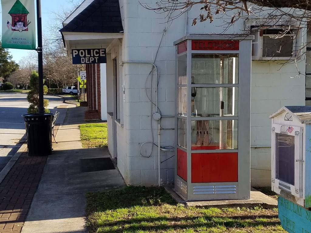 Olde Town Hall Restaurant & Pub | restaurant | 140 S Palmer St, Ridgeway, SC 29130, USA | 8033370389 OR +1 803-337-0389