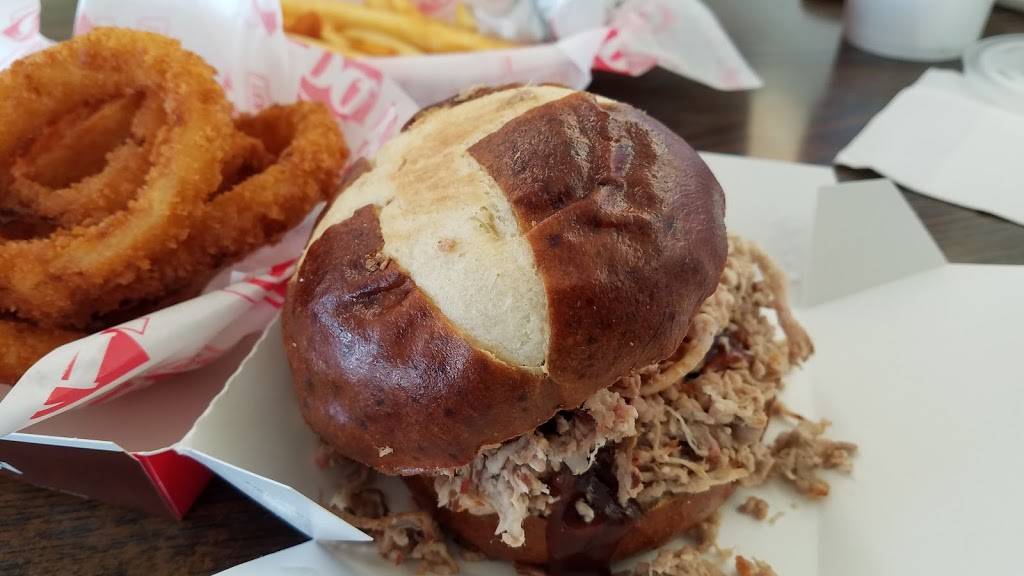 Dairy Queen Store | restaurant | 301 W Main St, Madisonville, TX 77864, USA | 9363486171 OR +1 936-348-6171