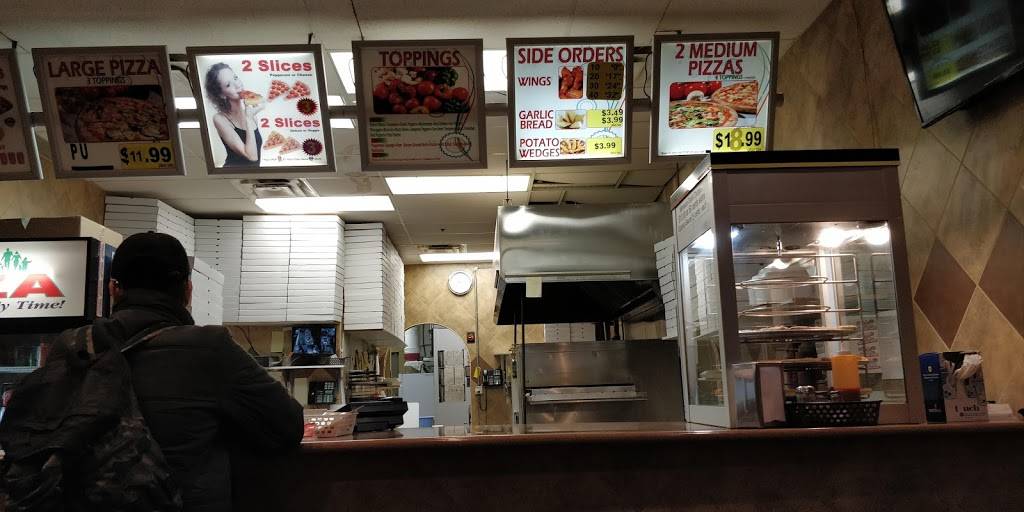 Family Pizza | restaurant | 10 Lormel Gate, Brampton, ON L7A 2K7, Canada | 9054956666 OR +1 905-495-6666