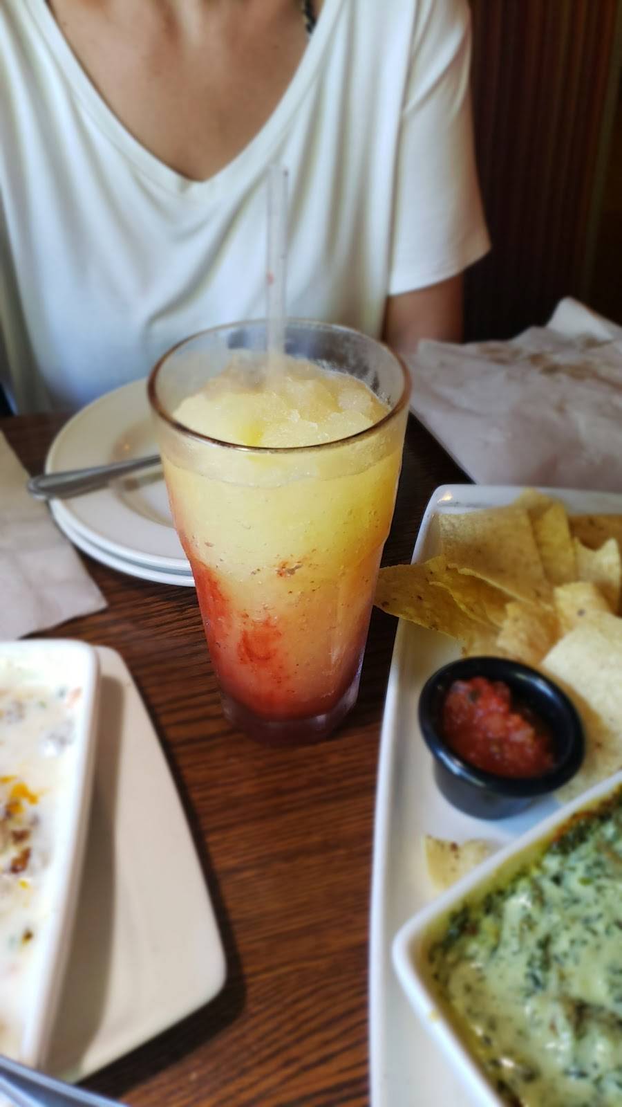 Applebees Grill + Bar | restaurant | 3400 S Mooney Blvd, Visalia, CA 93277, USA | 5597342332 OR +1 559-734-2332