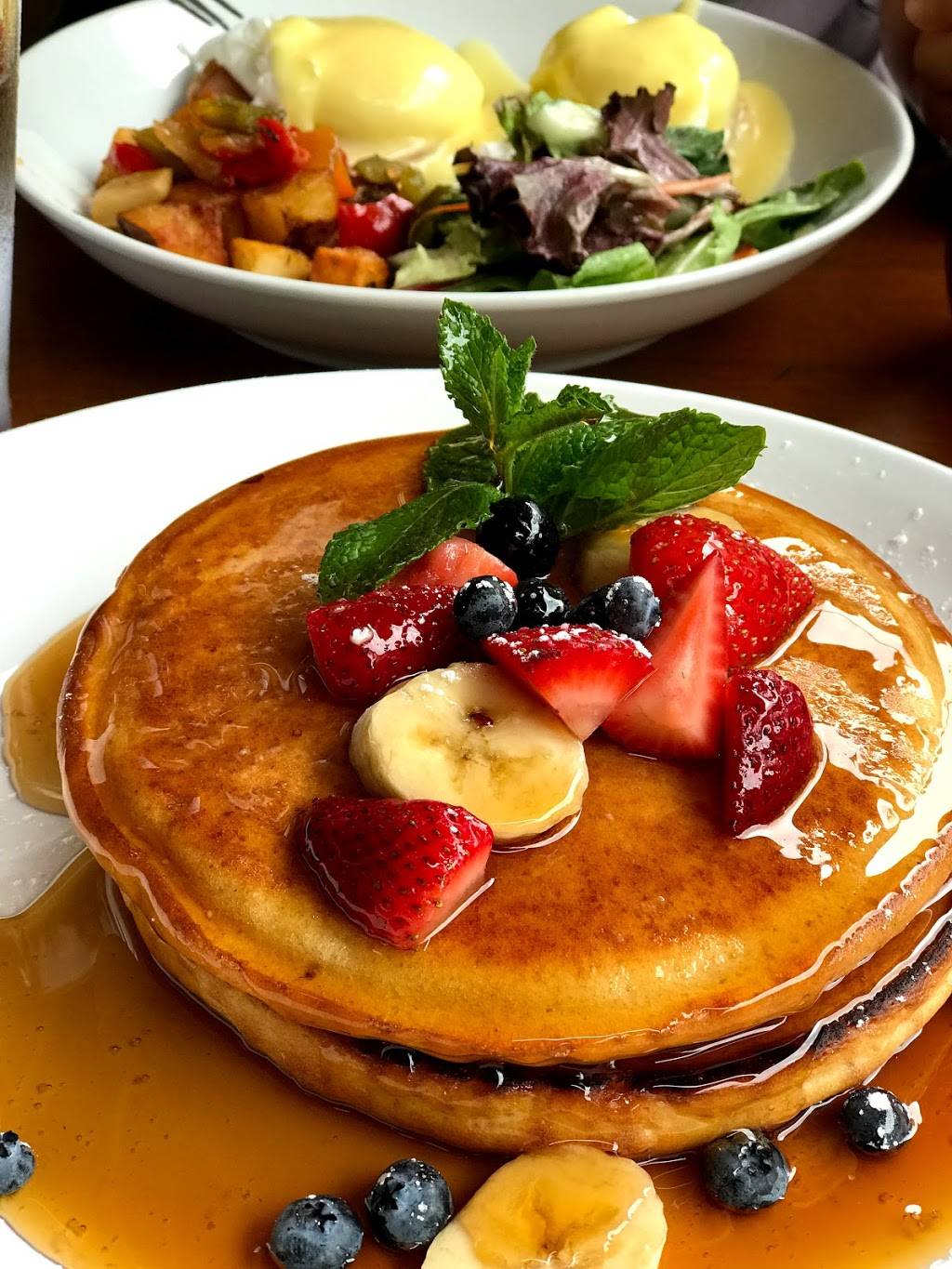 Le Monde | restaurant | 2885 Broadway, New York, NY 10025, USA | 2125313939 OR +1 212-531-3939