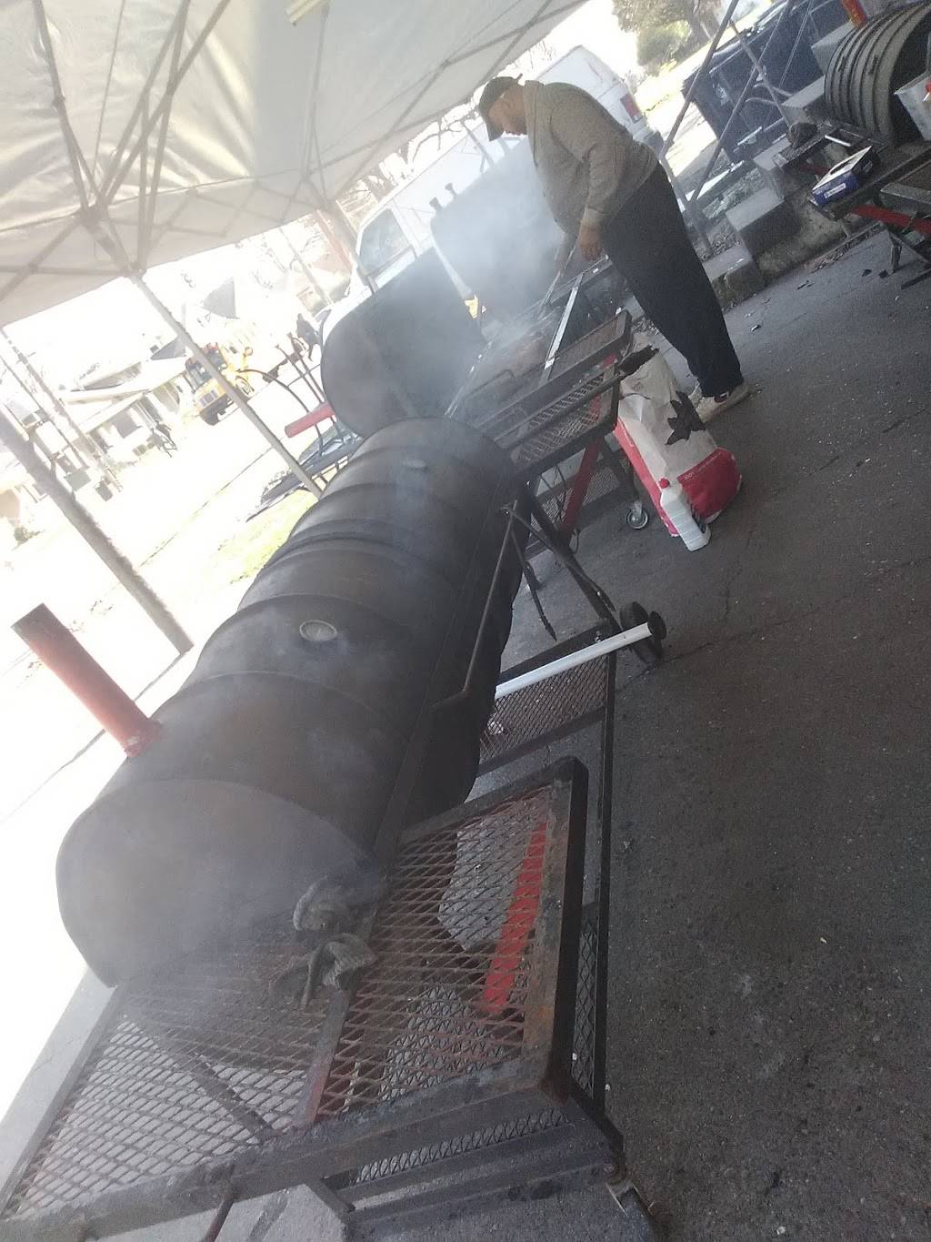 Family Ties Food Mart | restaurant | 1030 Cecil Ave, Louisville, KY 40211, USA | 5029076548 OR +1 502-907-6548